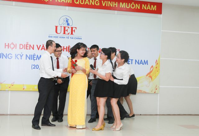 Văn nghệ 20/11