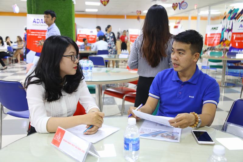 Thêm nhiều kinh nghiệm thực tế từ buổi Mock – interview cho sinh viên UEF