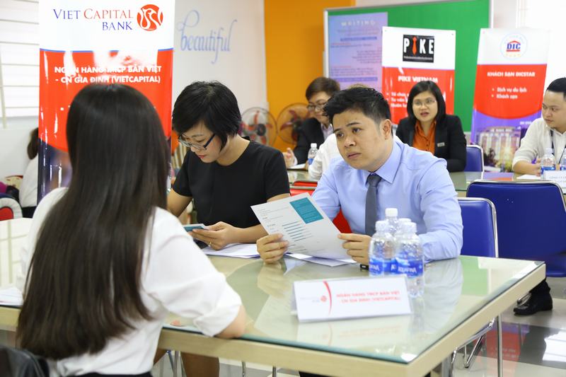 Thêm nhiều kinh nghiệm thực tế từ buổi Mock – interview cho sinh viên UEF