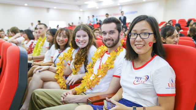 Đại học song ngữ