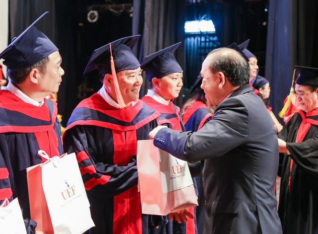 Lễ tốt nghiệp UEF 2017 2