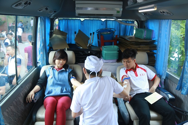 Tuổi trẻ UEF cùng nhau tô sáng thông điệp “mỗi giọt máu cho đi, một cuộc đời ở lại”!