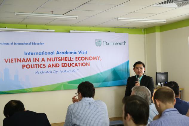 Học viên MBA Dartmouth ấn tượng trước sự năng động, hiếu khách của UEF